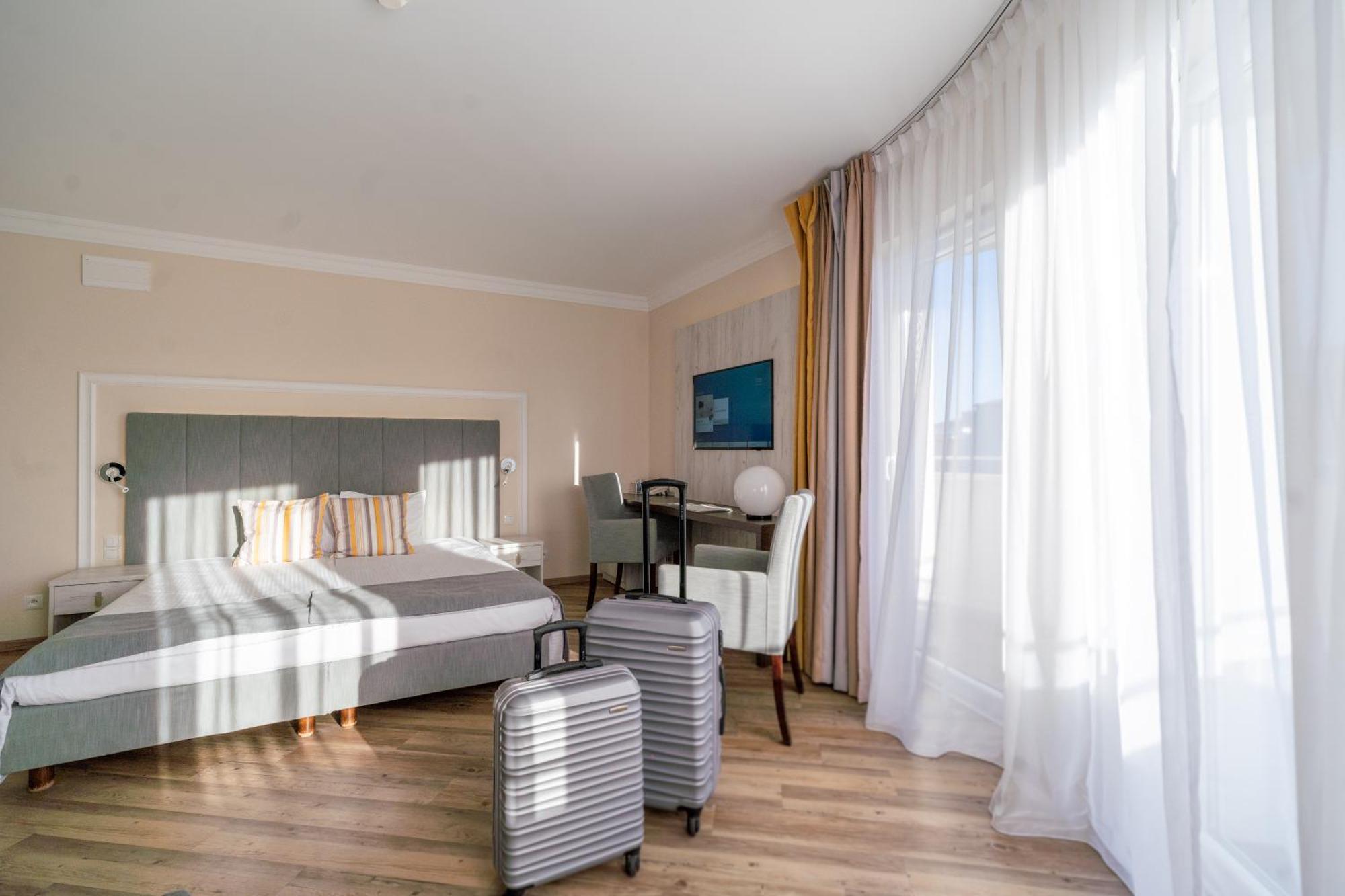 Hotel & Spa Trzy Wyspy Swinoujscie Exterior photo